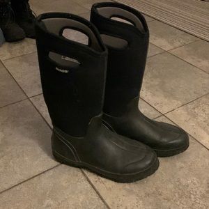 Womens size 10 BOGS